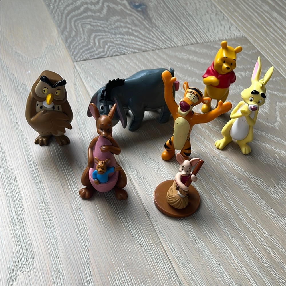 Winnie the Pooh Character Figurine Set. EUC